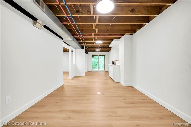1106 Hillpointe Circle, Bloomfield Hills, MI 48304