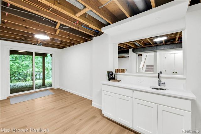 1106 Hillpointe Circle, Bloomfield Hills, MI 48304