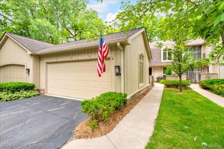 1106 Hillpointe Circle, Bloomfield Hills, MI 48304