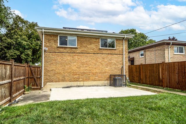 8500 S Calumet Avenue, Chicago, IL 60619