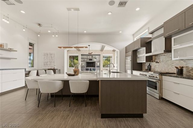 10997 Tranquil Waters Court, Las Vegas, NV 89135