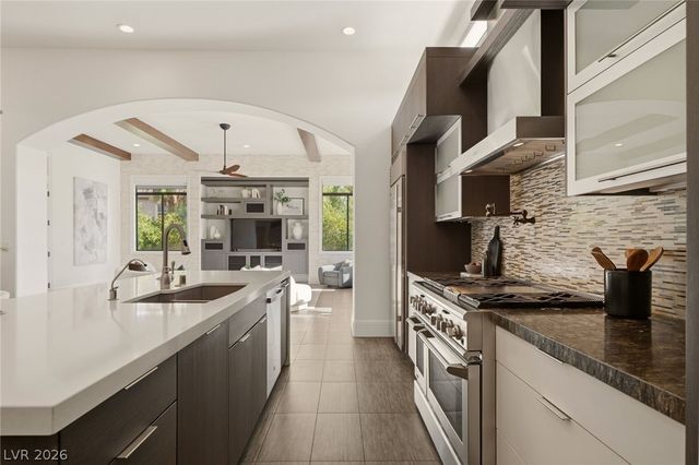 10997 Tranquil Waters Court, Las Vegas, NV 89135