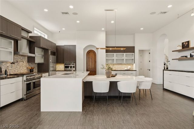 10997 Tranquil Waters Court, Las Vegas, NV 89135