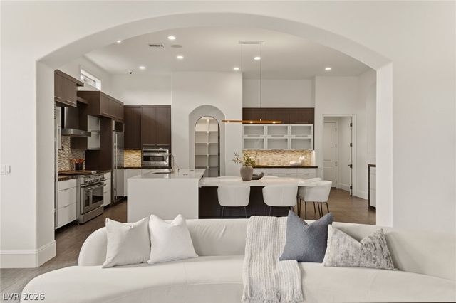 10997 Tranquil Waters Court, Las Vegas, NV 89135