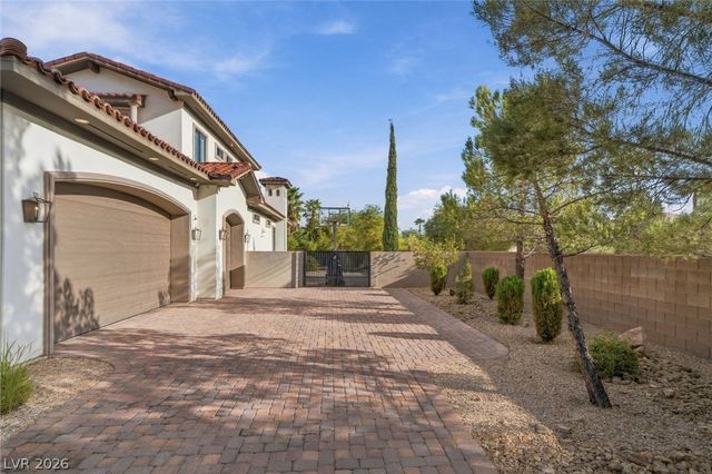 10997 Tranquil Waters Court, Las Vegas, NV 89135