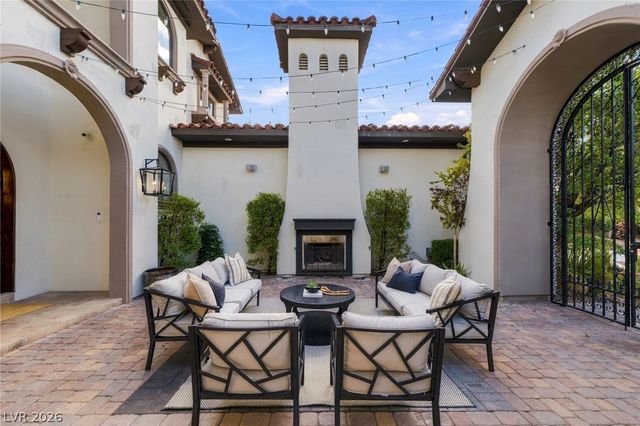 10997 Tranquil Waters Court, Las Vegas, NV 89135
