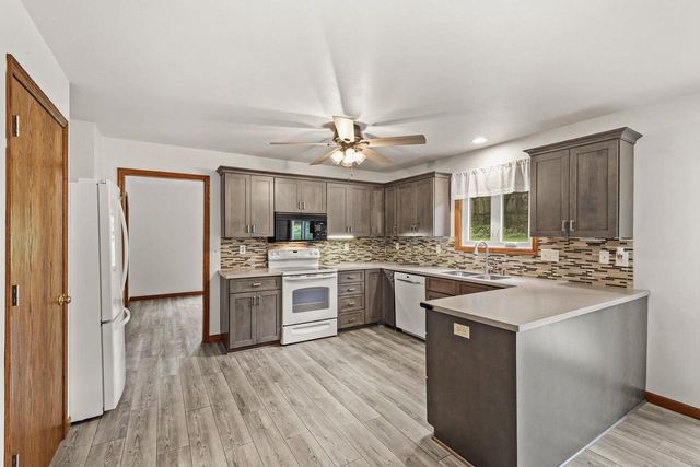 3702 Spring Hill Court, Middleton, WI 53562