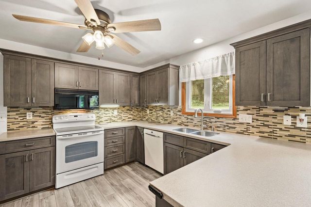 3702 Spring Hill Court, Middleton, WI 53562