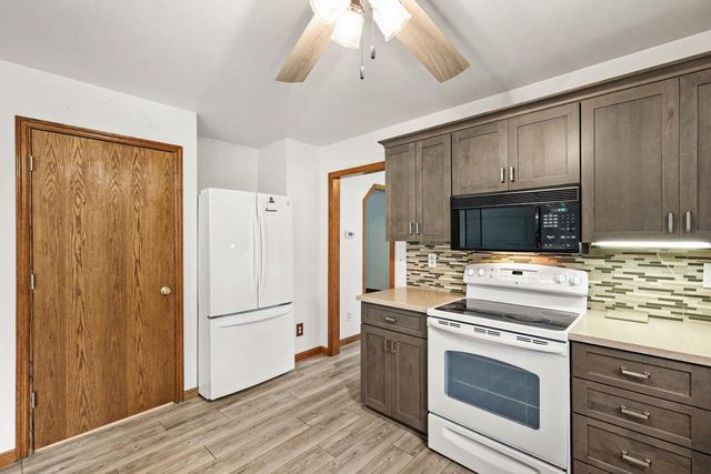 3702 Spring Hill Court, Middleton, WI 53562
