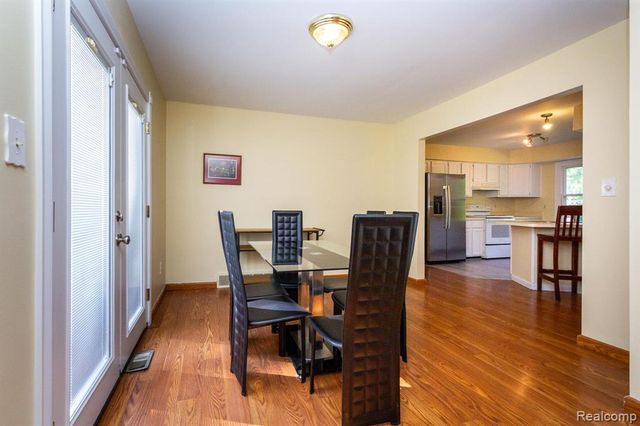 22133 Meridian Road, Grosse Ile, MI 48138