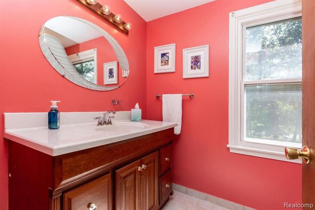 22133 Meridian Road, Grosse Ile, MI 48138