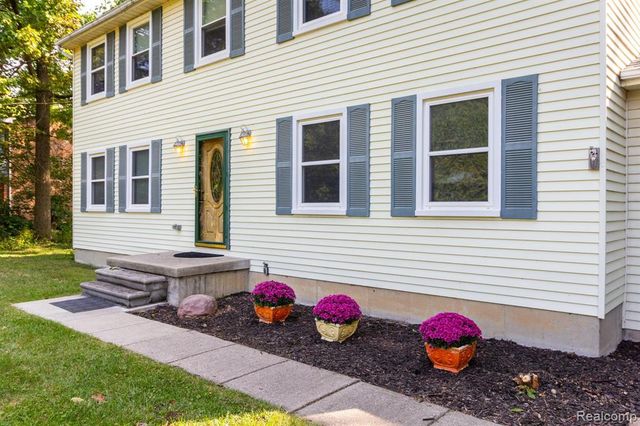 22133 Meridian Road, Grosse Ile, MI 48138