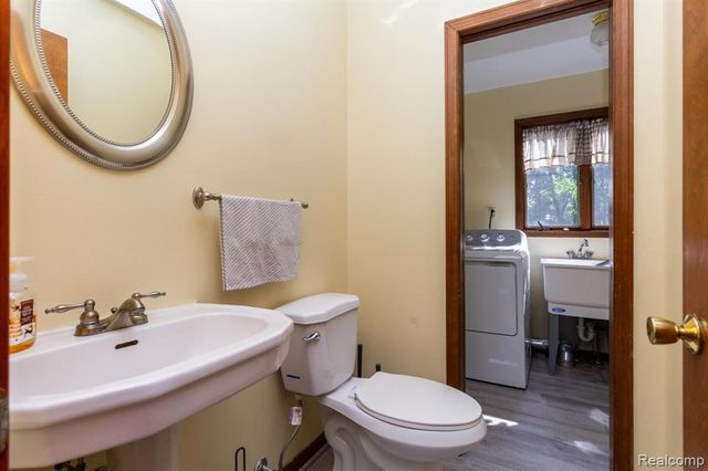 22133 Meridian Road, Grosse Ile, MI 48138