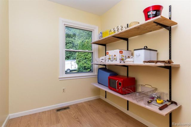 22133 Meridian Road, Grosse Ile, MI 48138