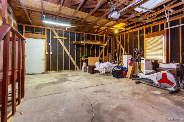 22133 Meridian Road, Grosse Ile, MI 48138