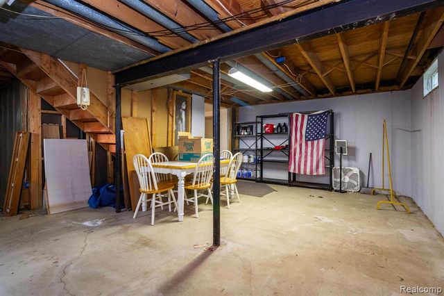 22133 Meridian Road, Grosse Ile, MI 48138