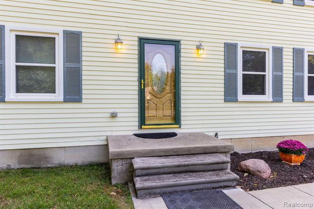 22133 Meridian Road, Grosse Ile, MI 48138