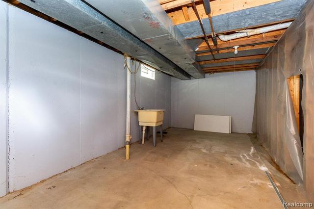 22133 Meridian Road, Grosse Ile, MI 48138