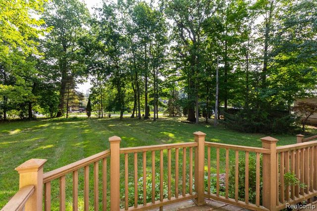 22133 Meridian Road, Grosse Ile, MI 48138