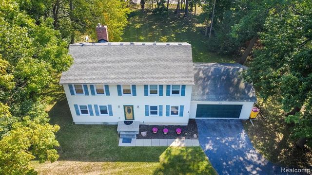 22133 Meridian Road, Grosse Ile, MI 48138