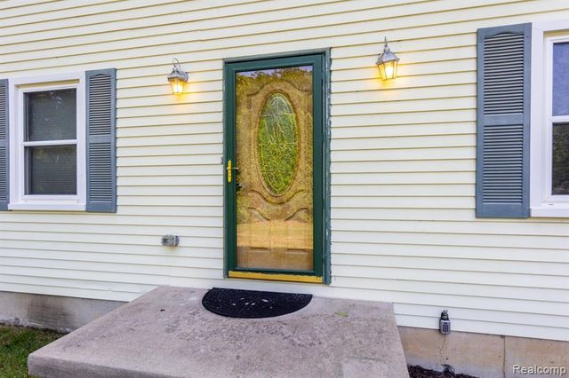 22133 Meridian Road, Grosse Ile, MI 48138