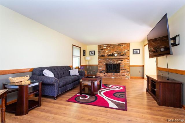 22133 Meridian Road, Grosse Ile, MI 48138