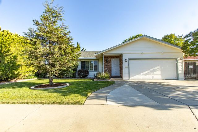1705 Larkspur Pl, Turlock, CA 95380