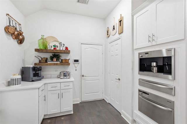 359 Kirby Drive, Argyle, TX 76226