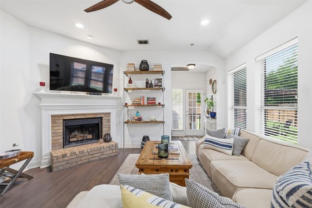 359 Kirby Drive, Argyle, TX 76226