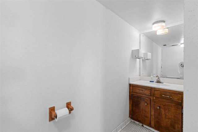 6910 Winton Street, Houston, TX 77021