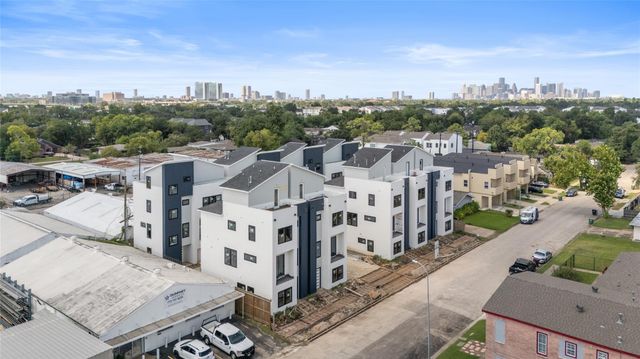 6910 Winton Street, Houston, TX 77021