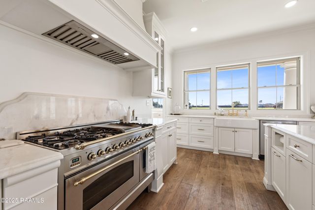 1044 The Lake Drive, Broussard, LA 70518