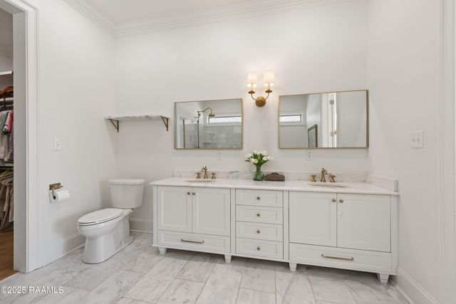 1044 The Lake Drive, Broussard, LA 70518