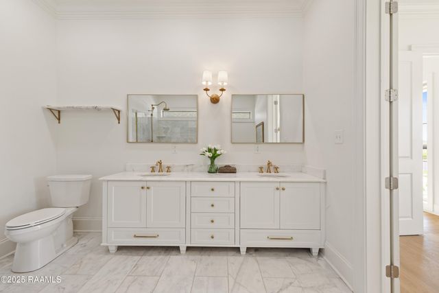 1044 The Lake Drive, Broussard, LA 70518