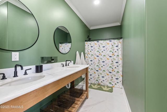 1044 The Lake Drive, Broussard, LA 70518