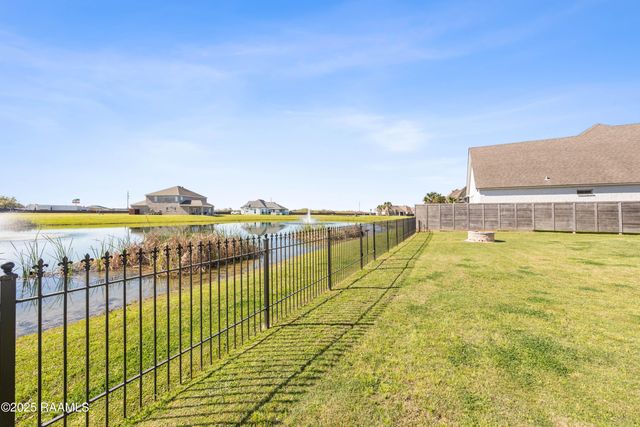 1044 The Lake Drive, Broussard, LA 70518