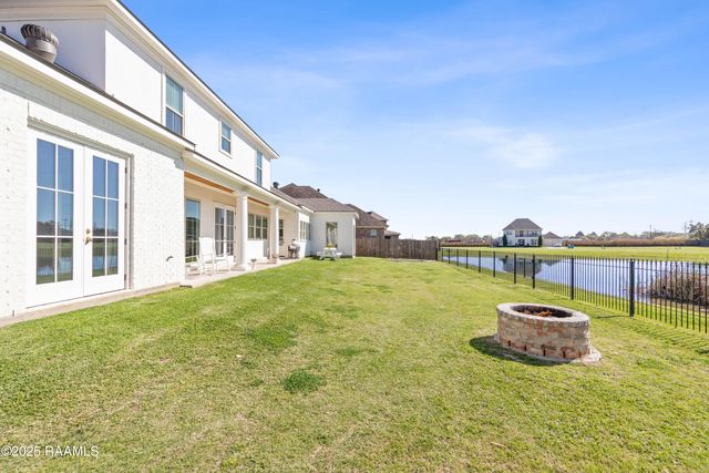 1044 The Lake Drive, Broussard, LA 70518