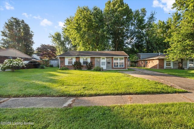 5533 Ridgecrest Rd, Louisville, KY 40218