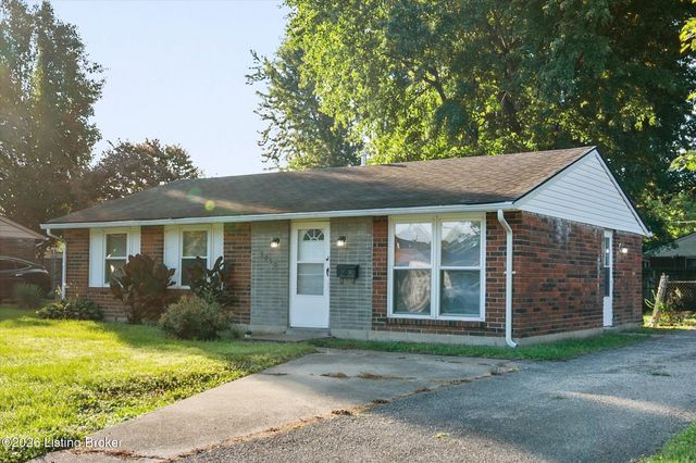 5533 Ridgecrest Rd, Louisville, KY 40218