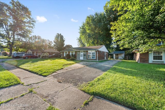 5533 Ridgecrest Rd, Louisville, KY 40218