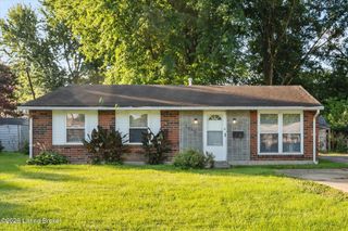 5533 Ridgecrest Rd, Louisville, KY 40218