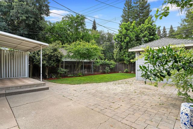 924 9th Ave, Sacramento, CA 95818