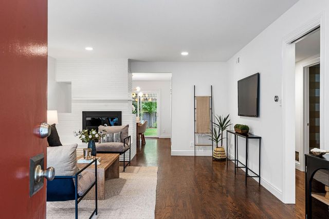 924 9th Ave, Sacramento, CA 95818