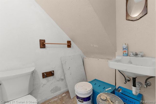 13011 Telegraph Road, Flat Rock, MI 48134