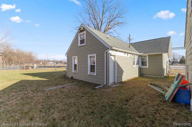 13011 Telegraph Road, Flat Rock, MI 48134