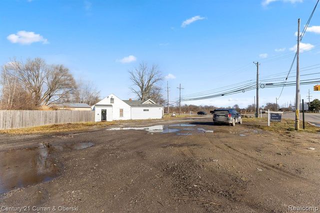 13011 Telegraph Road, Flat Rock, MI 48134