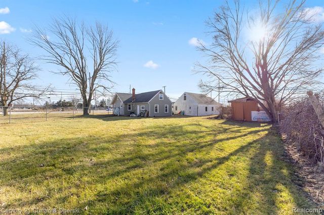 13011 Telegraph Road, Flat Rock, MI 48134