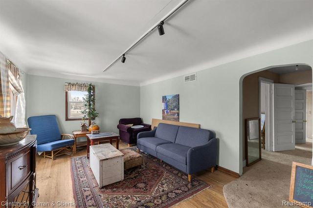 13011 Telegraph Road, Flat Rock, MI 48134