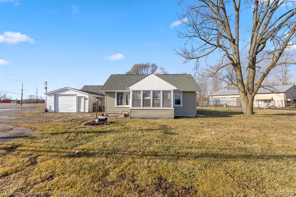 13011 Telegraph Road, Flat Rock, MI 48134