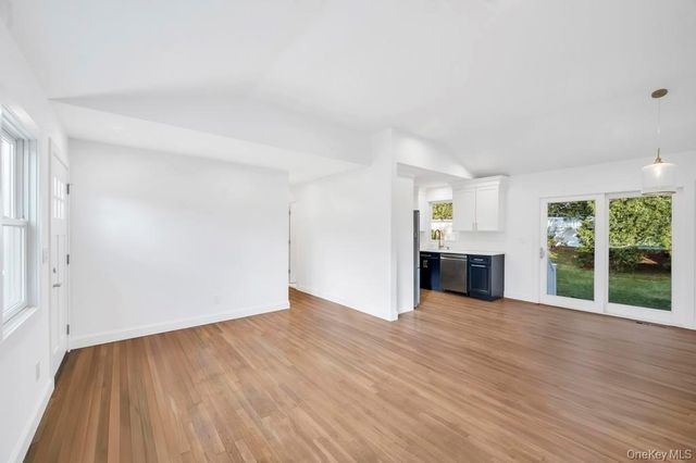 12 George Street, Hampton Bays, NY 11946